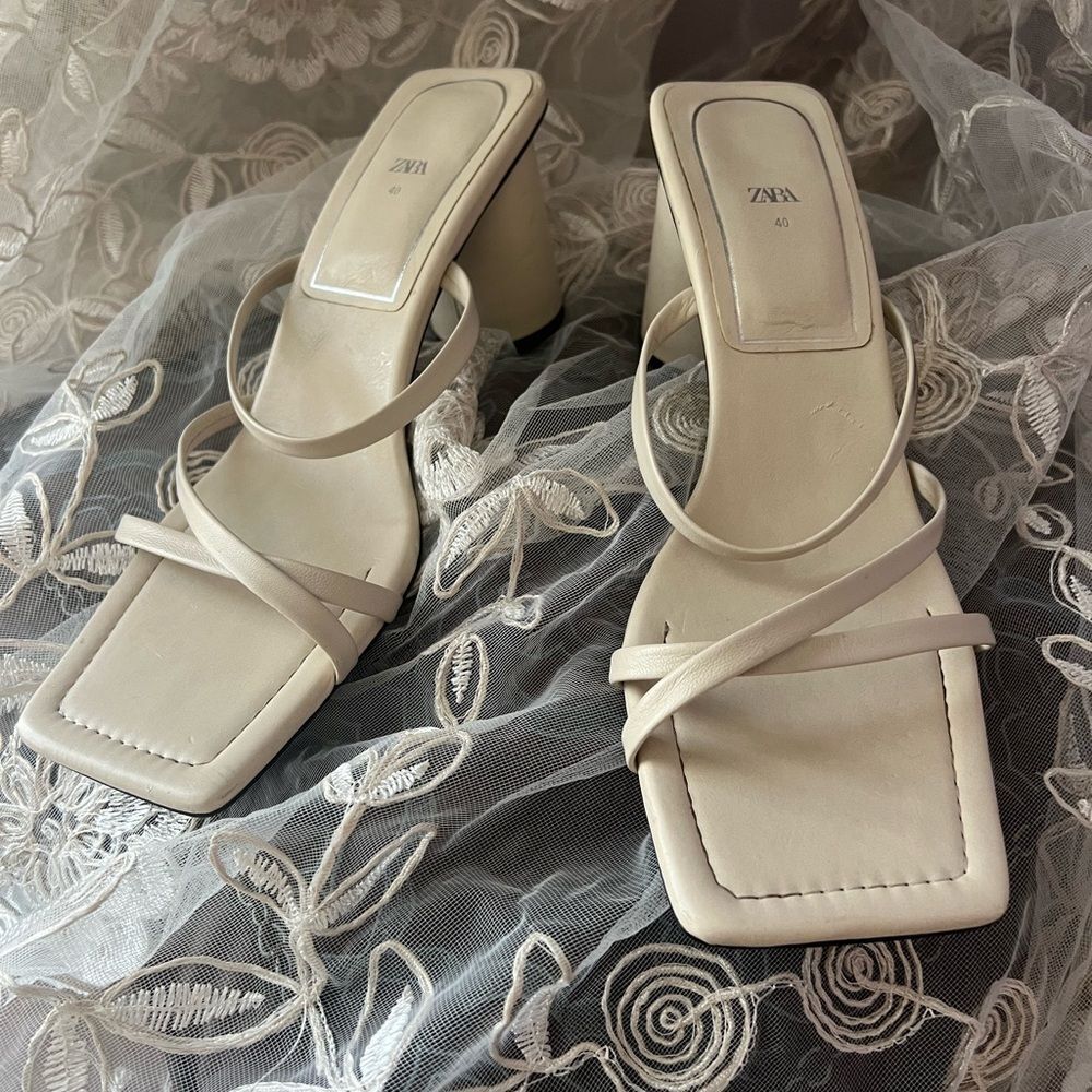 Sz 9 Zara Women's Elegant Cream Heeled Sandals